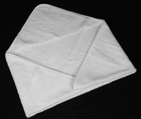 Cape de bain bébé blanc liseré blanc 80x80cm